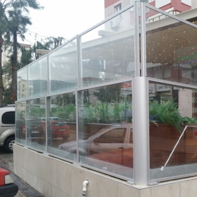 Retractable glass panels HIGH LOW